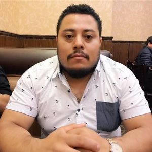 Meet your Posher, Manolo